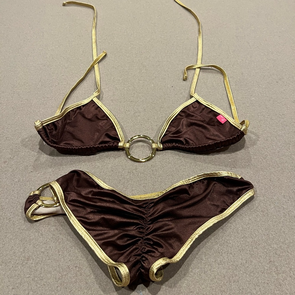 Never worn scrunchy bottom size C/D cup photo shoot bikini